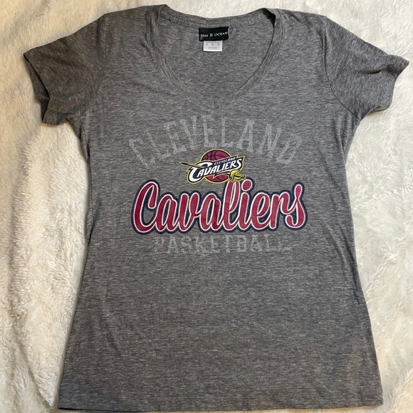 5th‎ & Ocean Grey Cleveland Cavaliers Basketball Top - Picture 1 of 5
